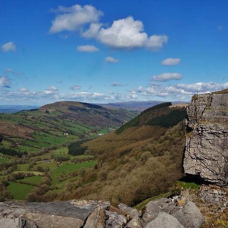 Wales' Highest Village - The Chartist Cottage - Trefil Tredegar Exterior foto