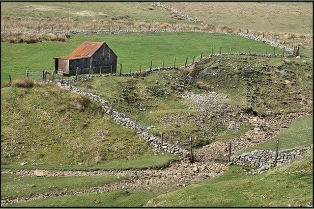 Wales' Highest Village - The Chartist Cottage - Trefil Tredegar Exterior foto