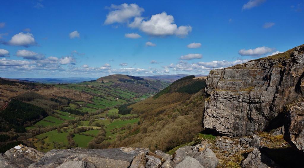 Wales' Highest Village - The Chartist Cottage - Trefil Tredegar Exterior foto